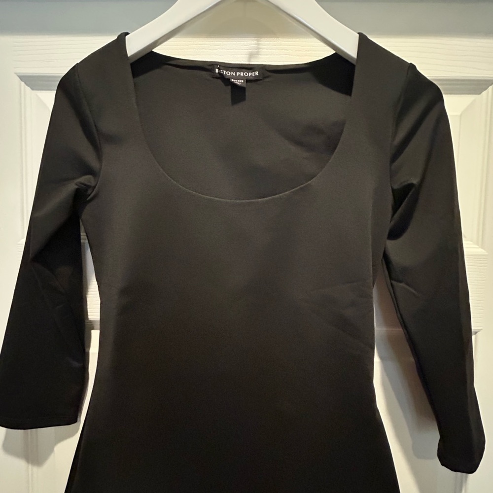 NWT- Boston Proper Black Scoop neck Sleek form Fitting 3/4 Sleeve Top.